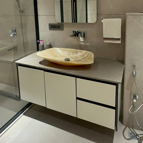 Modern vanity by heera moti
