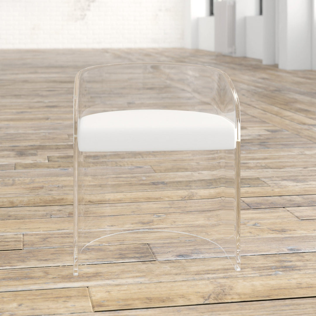 Elvira Arm Acrylic  Chair | Clear