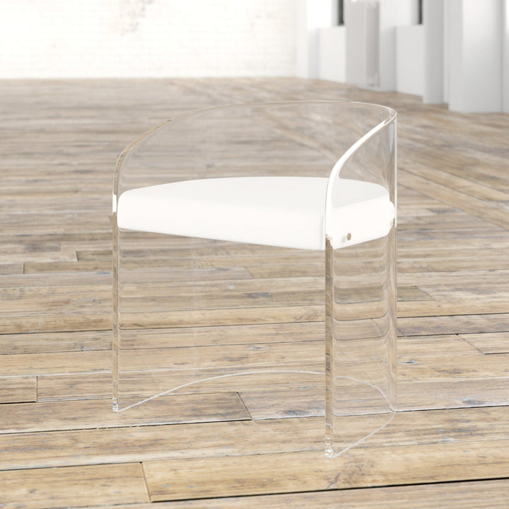 Elvira Arm Acrylic  Chair | Clear